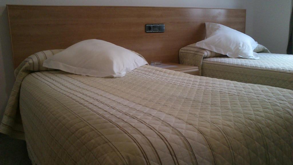 Hotel Albanta La Lantejuela Zimmer foto